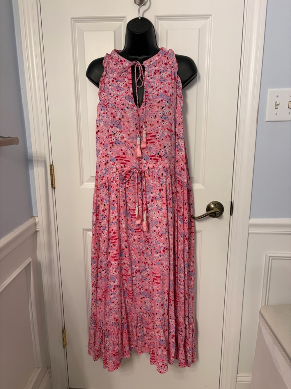 NWT Black Tape plus 2X sleeveless maxi dress. Delicate pink floral with details